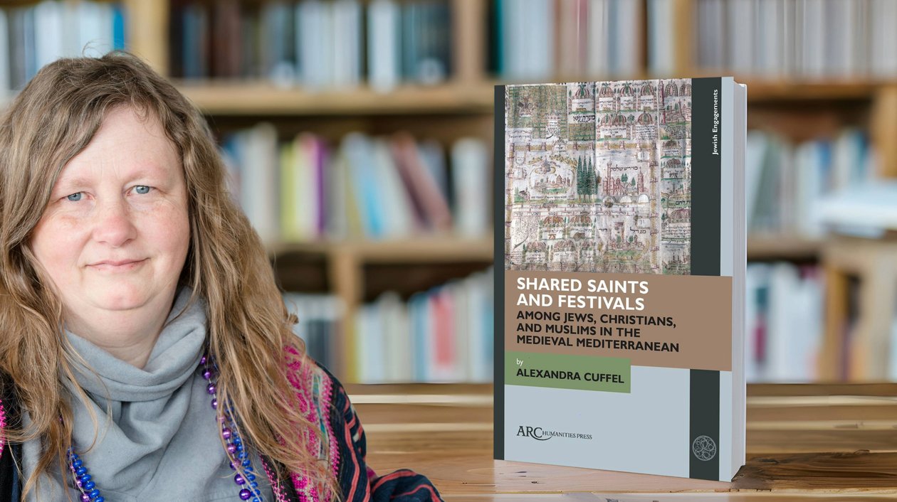 Neuveröffentlichung Cuffel 2024_Buch + Person.jpeg