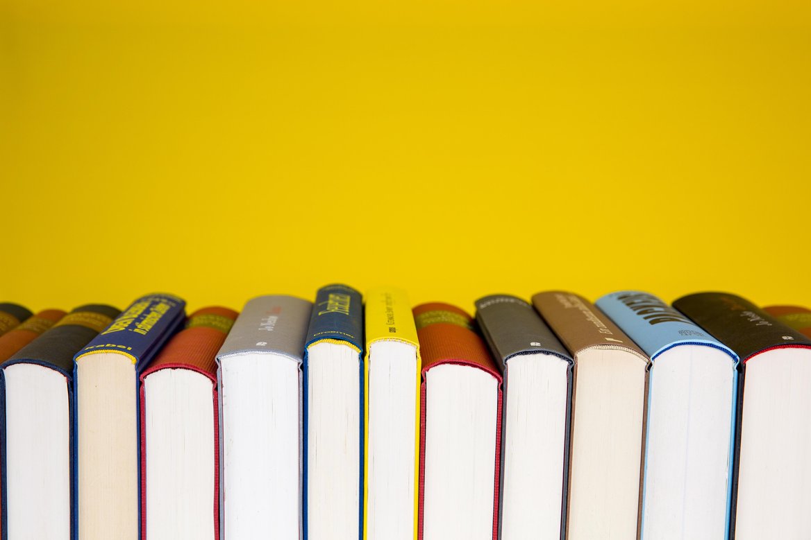books-5937716_copyright_Hermann_Traub.jpg