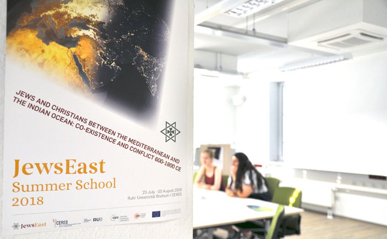 image of JewsEast Summer School startet bei Sommerhitze