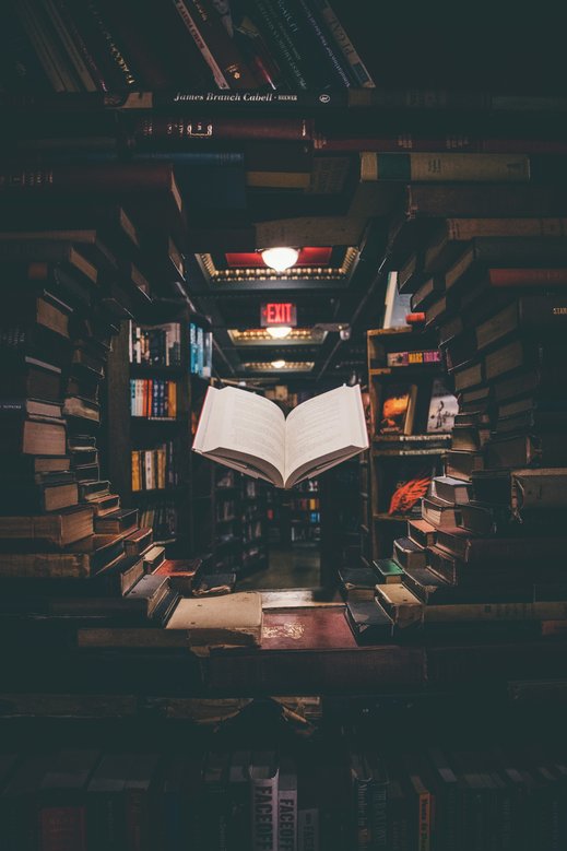 buch_monday meeting_unsplash.jpg