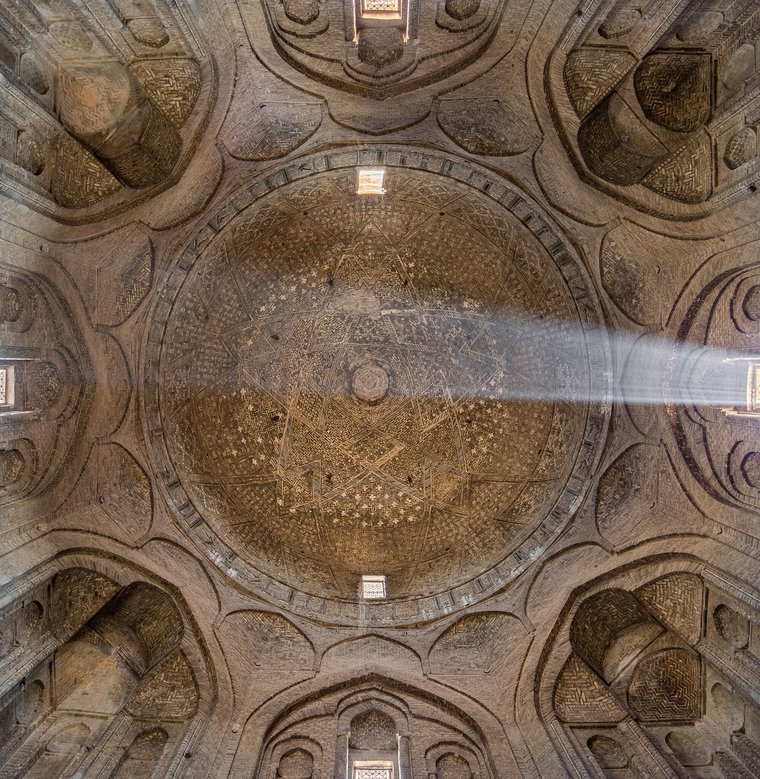 Gran_Mezquita_de_Isfahán,_Isfahan,_Irán,_2016-09-19,_DD_43-45_HDR_Alt (1).jpg